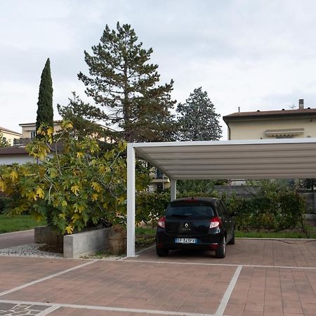 Casa Alina- Art House Apartment Фолиньо Екстериор снимка