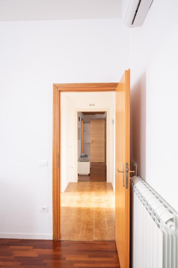 Casa Alina- Art House Apartment Фолиньо Екстериор снимка