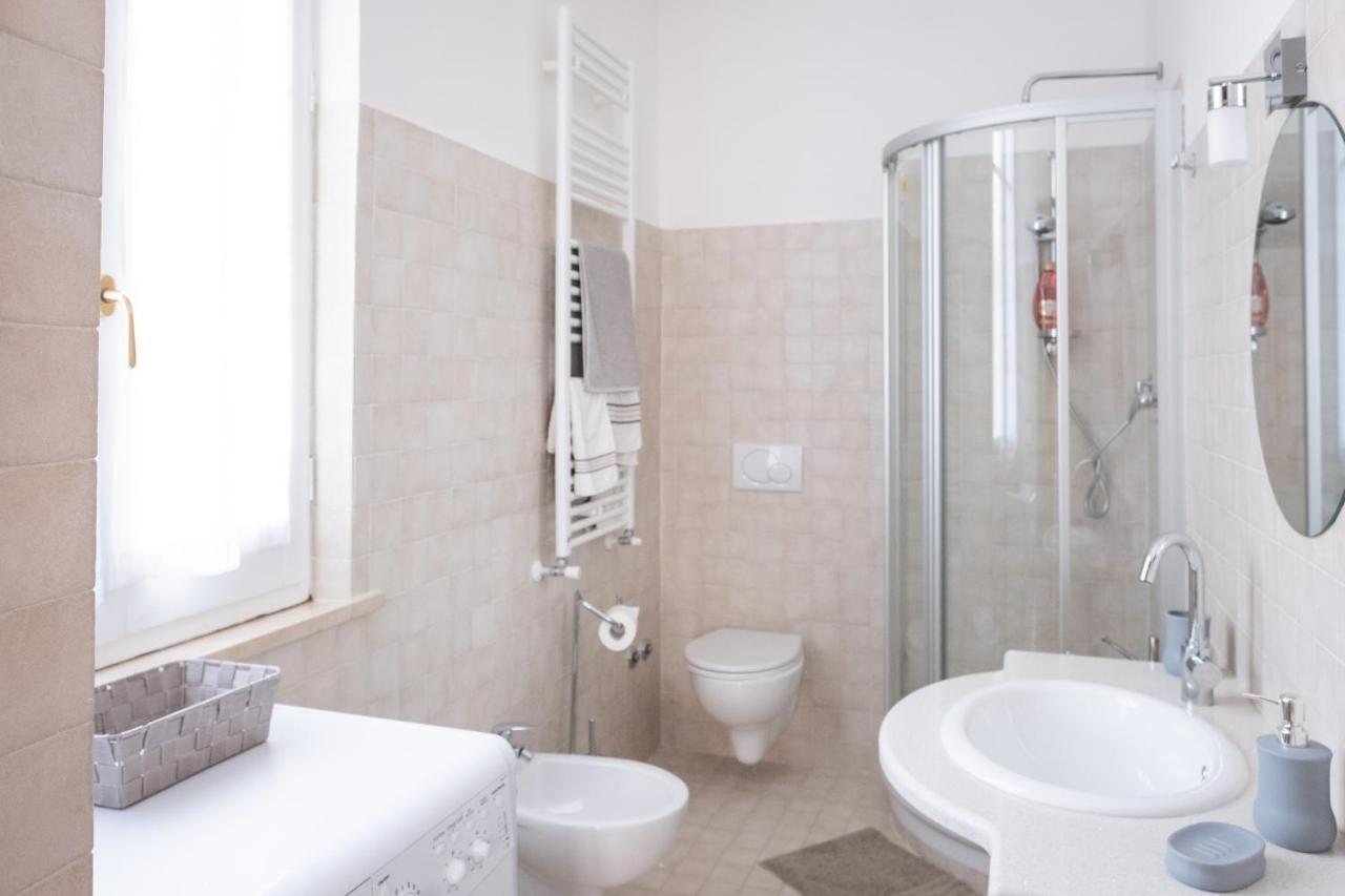Casa Alina- Art House Apartment Фолиньо Екстериор снимка