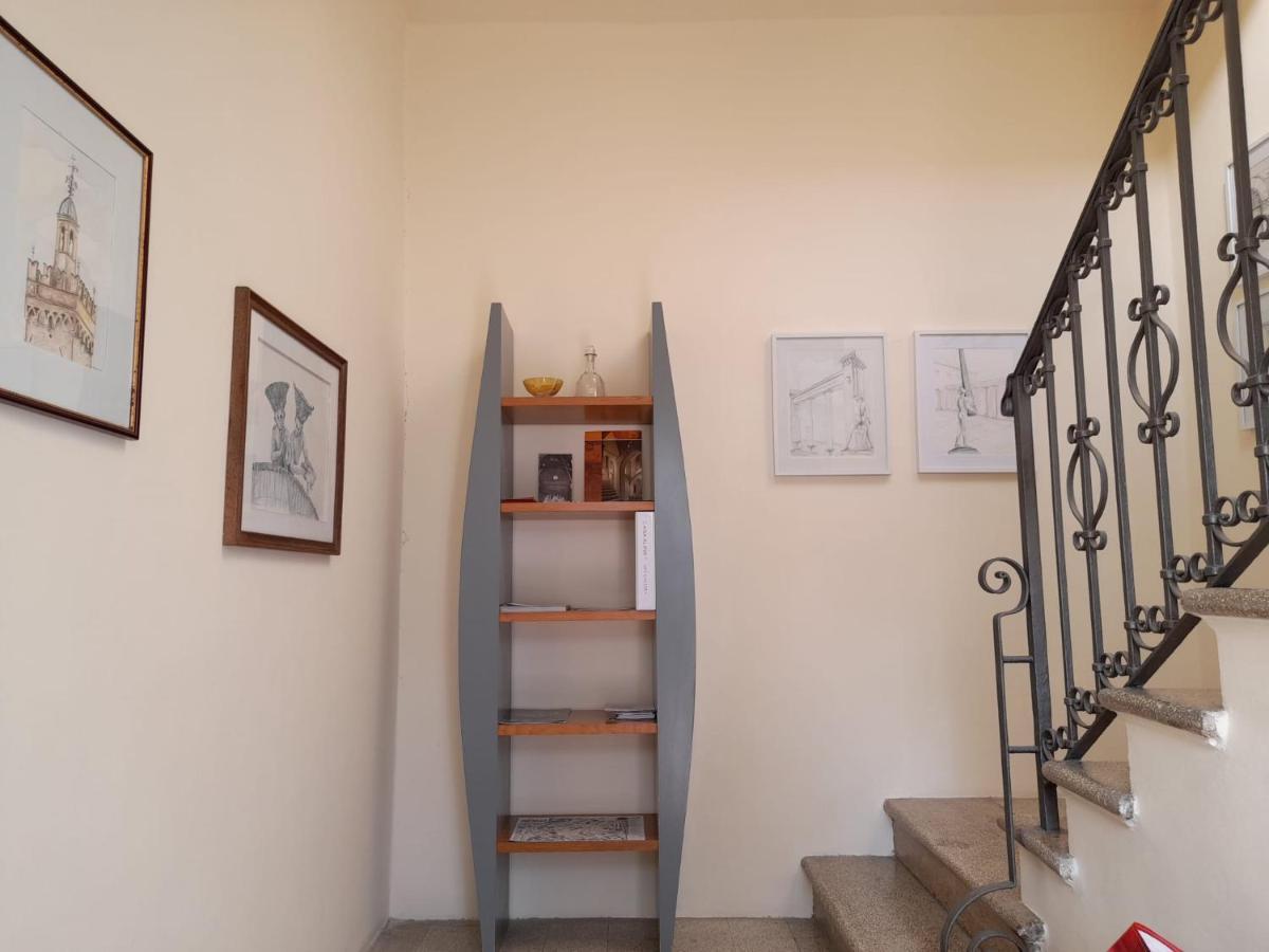 Casa Alina- Art House Apartment Фолиньо Екстериор снимка